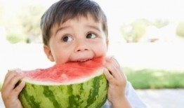 娃娃吃瓜手势舞教学视频,轻松学跳夏日热门舞蹈