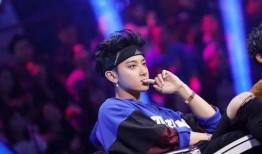 黄子韬耿直在线吃瓜视频,耿直性格引网友热议