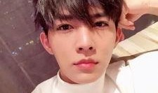 求炎亚纶吃瓜视频,揭秘明星幕后生活片段