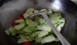 佛手瓜怎样炒了吃视频,家常美味轻松学