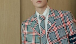 肖战和张一山吃瓜视频,揭秘娱乐圈幕后趣事