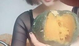 小孩吃贝贝瓜视频,甜蜜滋味萌翻网友