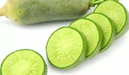 吃瓜的青萝卜能吃吗视频,吃瓜的青萝卜，真的能吃吗？