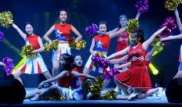 舞动青春群众吃瓜视频,群众围观吃瓜，揭秘校园舞蹈大赛幕后风云