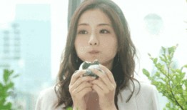 石原里美吃瓜视频,揭秘明星日常趣味瞬间