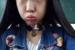 抖音网红写字女神吃瓜视频,趣味横生，字迹间尽显幽默风趣