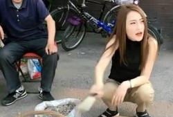 两大美女吃瓜视频,精彩瞬间引网友热议