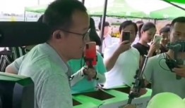 吃黄河蜜瓜视频,甘甜滋味，尽在这一口