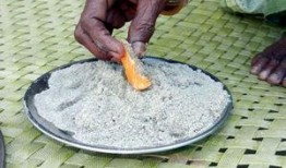 印度老人吃葫芦瓜视频