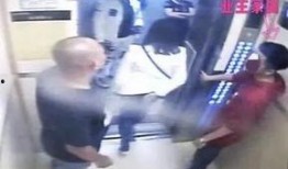 吃瓜躺枪搞笑视频