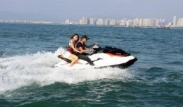 三亚摩托艇吃瓜视频,吃瓜群众记录下的水上冒险