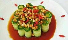 阿姨吃瓜凉拌视频播放,夏日清爽美食分享