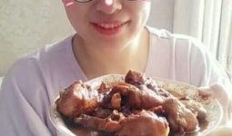 大瓜头吃鸡腿视频,趣味横生引网友热议