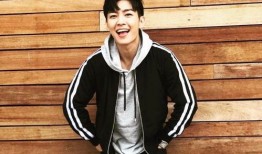 求炎亚纶吃瓜视频,揭秘明星幕后生活片段