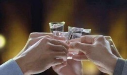 减压吃瓜喝酒视频,跟着吃瓜喝酒视频畅享生活乐趣