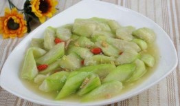 粤菜夏季吃瓜的做法视频,瓜果飘香，清凉一夏的美食之旅