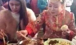 四川新娘吃瓜视频大全,趣味横生的婚礼瞬间