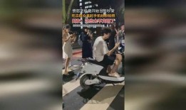 吃瓜群众拍照打架视频,吃瓜群众拍照引发的激烈冲突