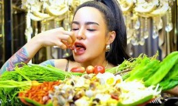 美食主播吃小瓜视频,趣味横生美食体验大揭秘